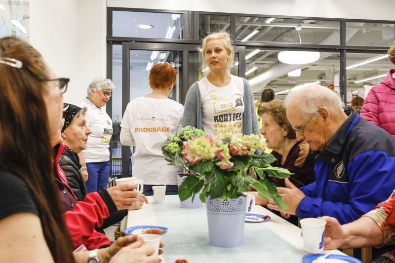 Ravitsemus- ja hyvinvointipaketit aikuisille, senioreille ja ikäihmisille