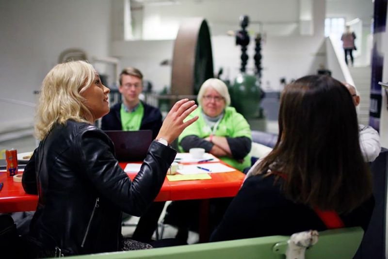 Ravitsemus- ja hyvinvointiluennot yrityksille, yhteisöille ja joukkueille